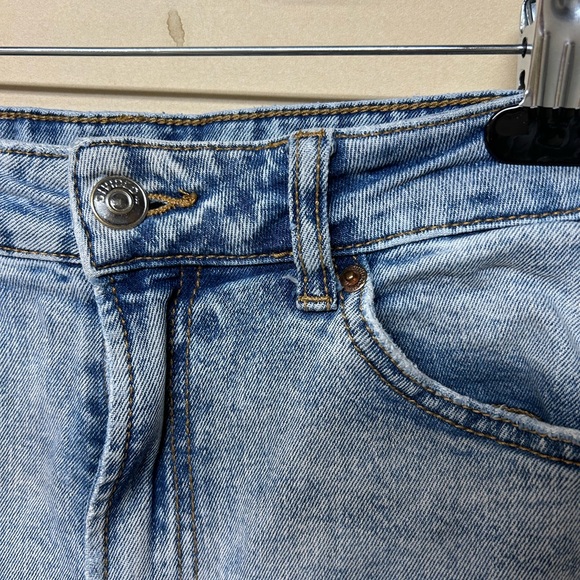 2/$20❤️- JEANS | Women’s H&M Divided jeans size 6 - Picture 2 of 5